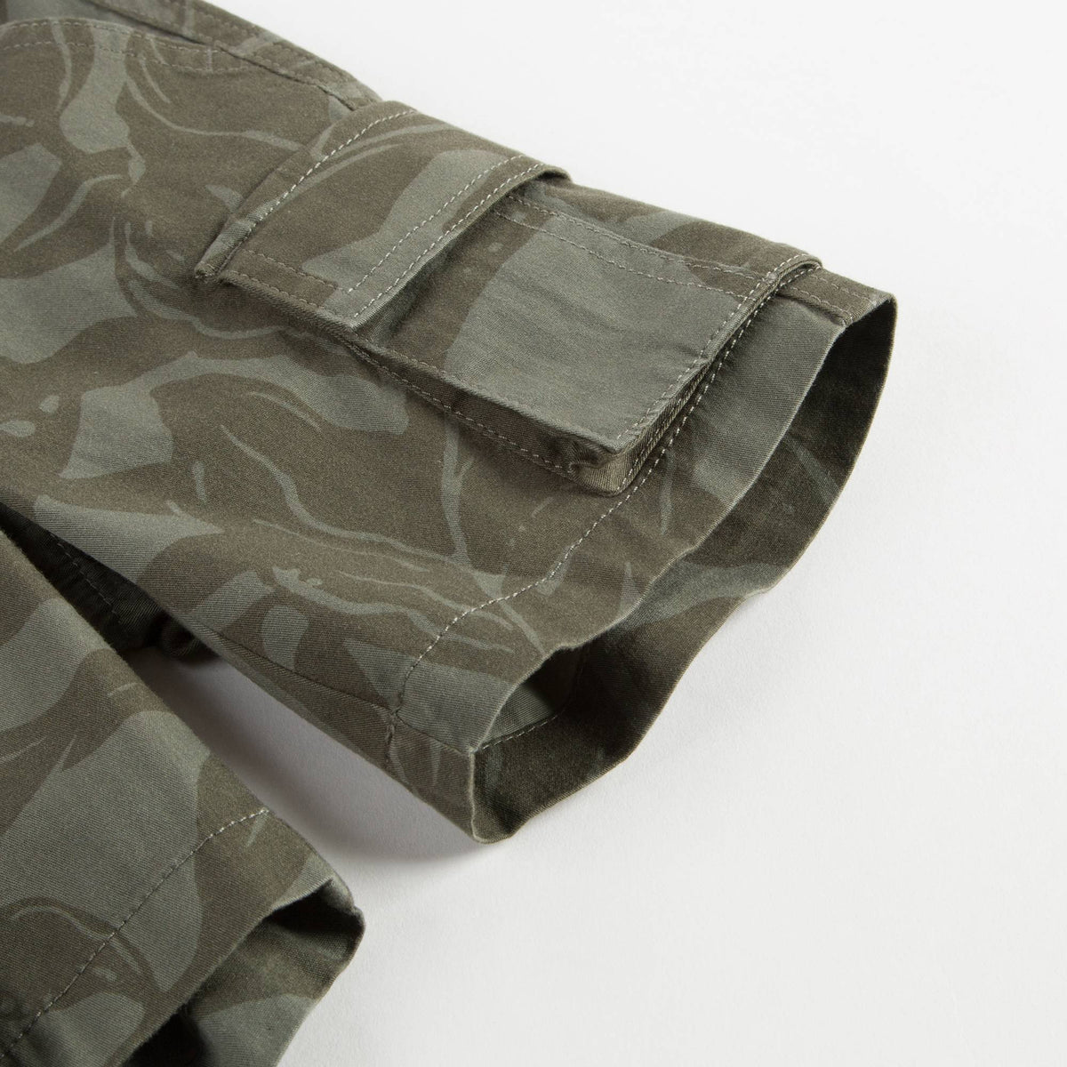 Short vert camouflage pour garçons