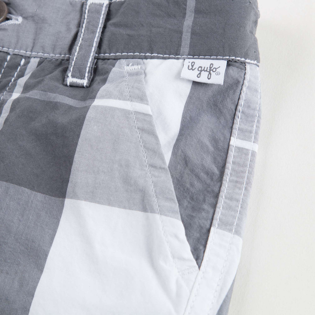Short à carreaux gris et blanc pour garçon