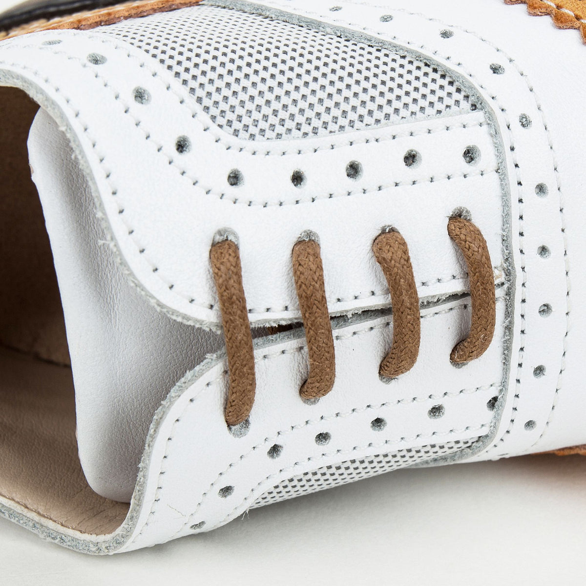 Chaussures à lacets en daim et cuir nappa blanc et camel pour garçons