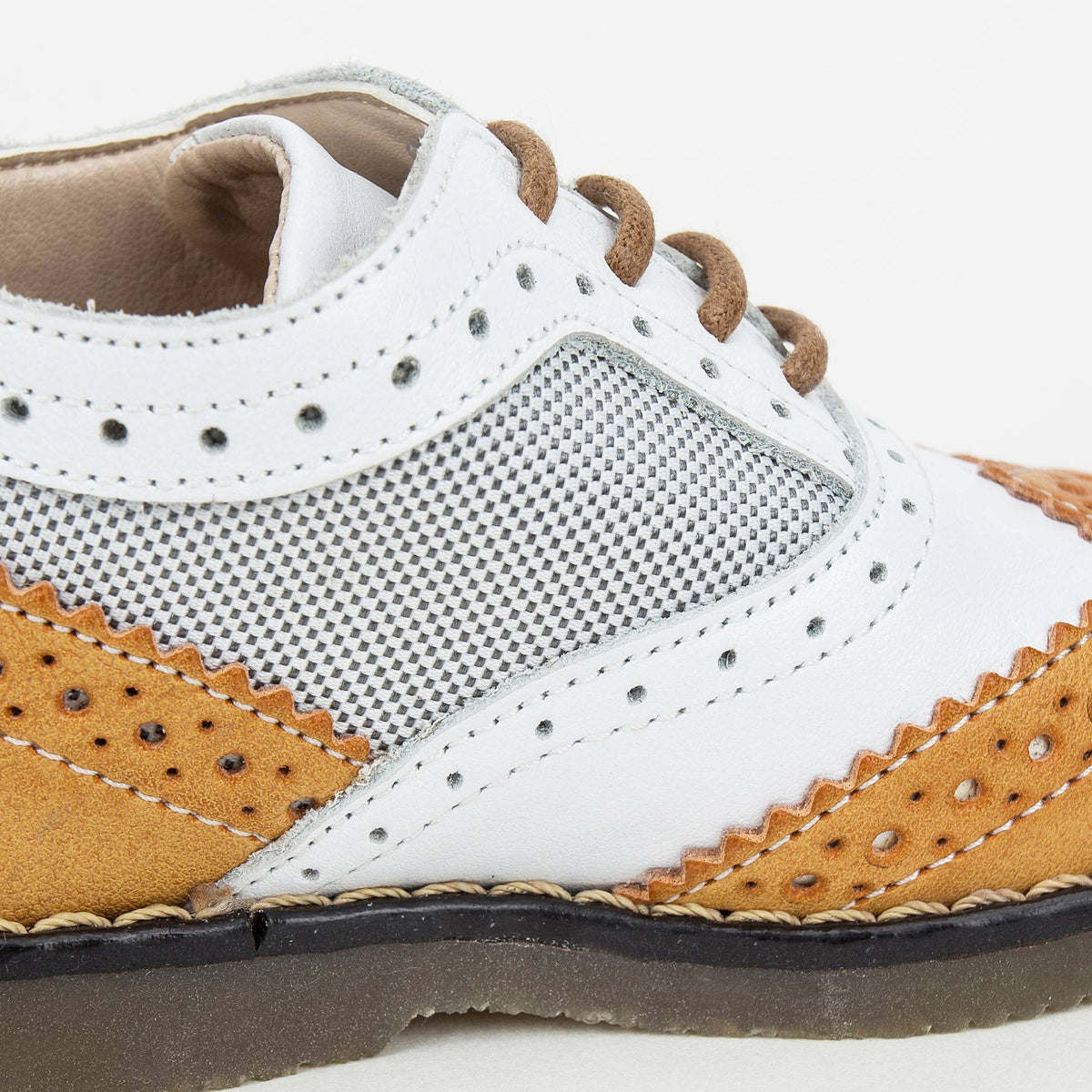 Chaussures à lacets en daim et cuir nappa blanc et camel pour garçons