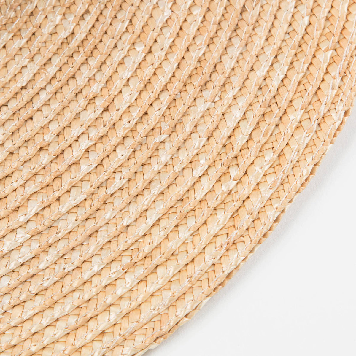Chapeau de paille à cordelette pour petite fille