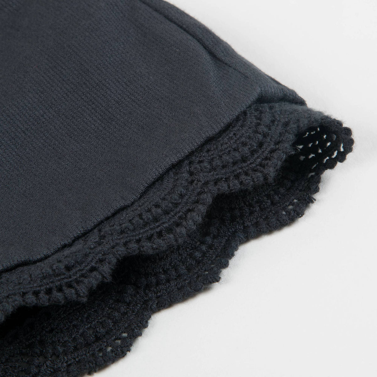 Short noir pour fille