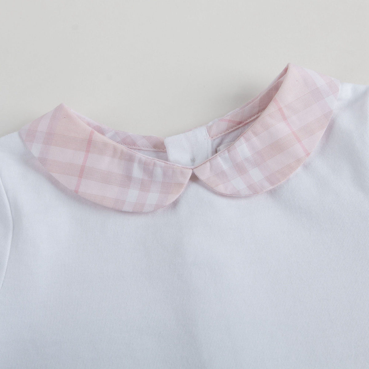 Bodies blancs pour bébés filles avec col à carreaux roses