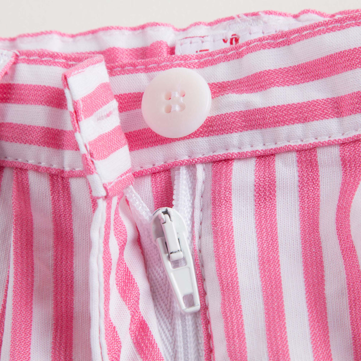 Short rose et blanc à rayures pour fille