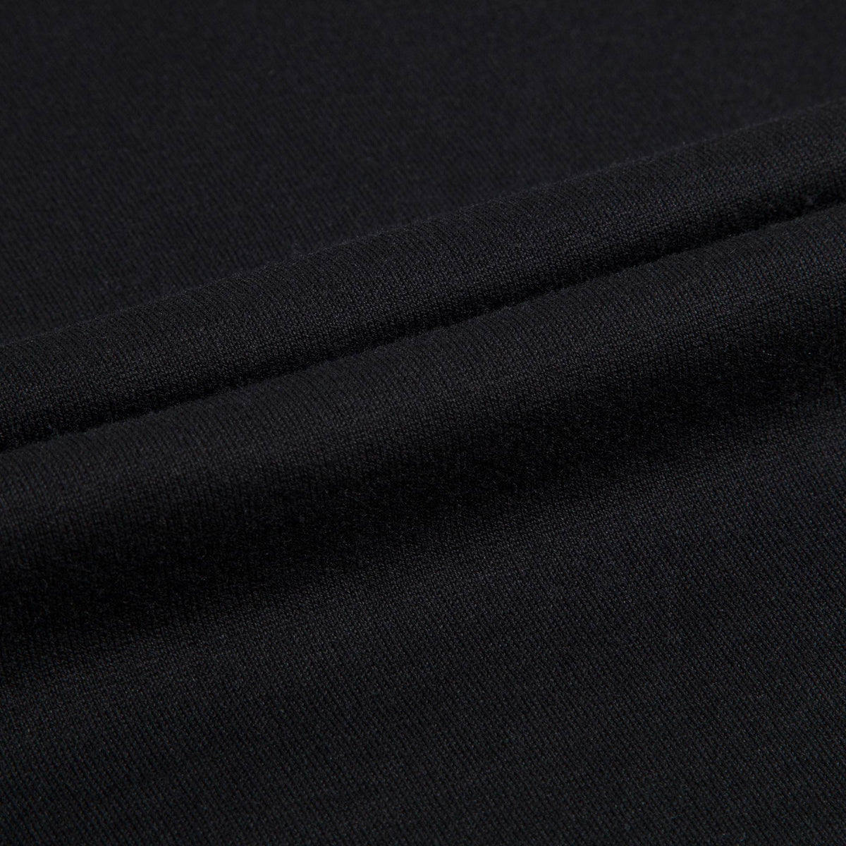 Haut noir fille avec logo et cœur