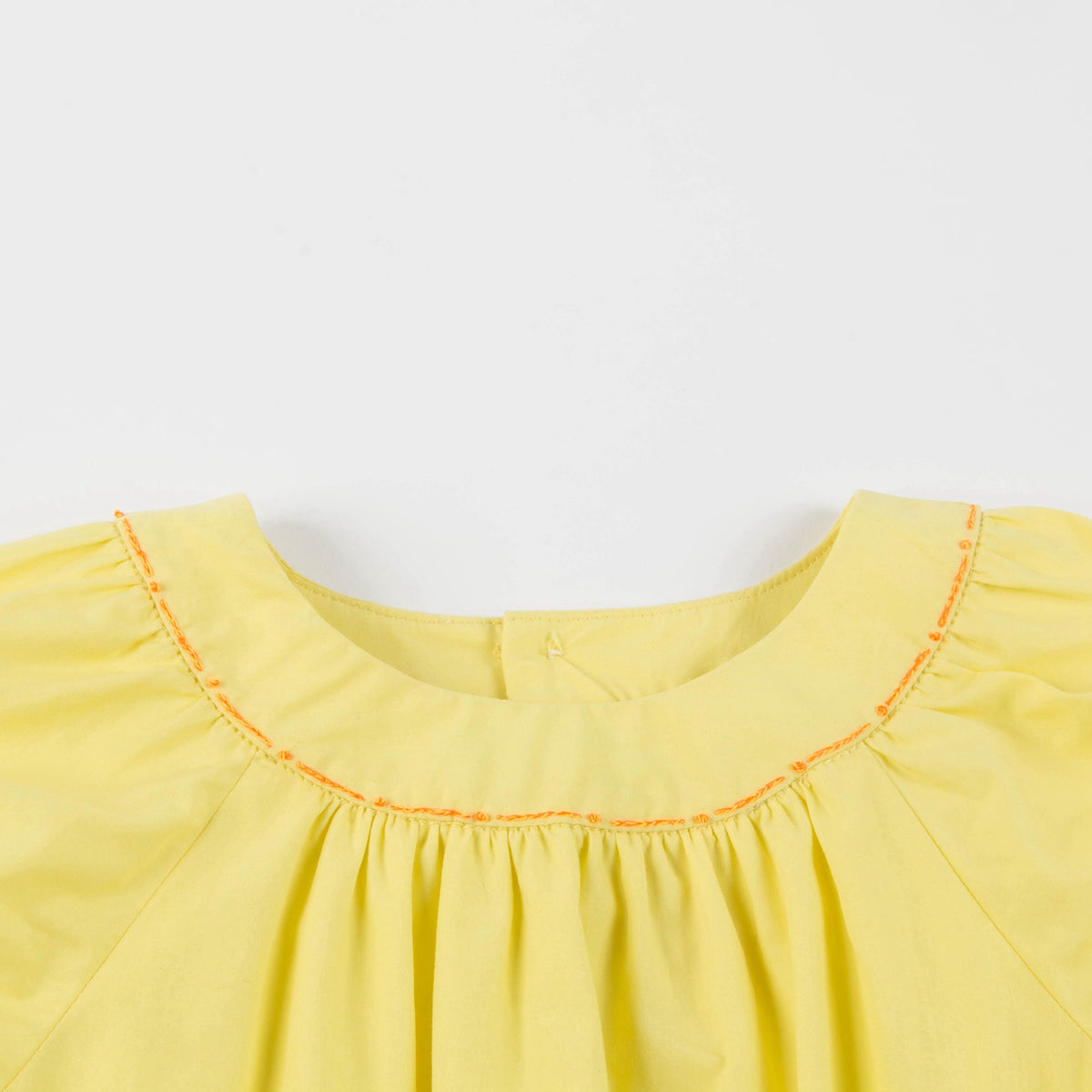 Robe jaune pour petite fille
