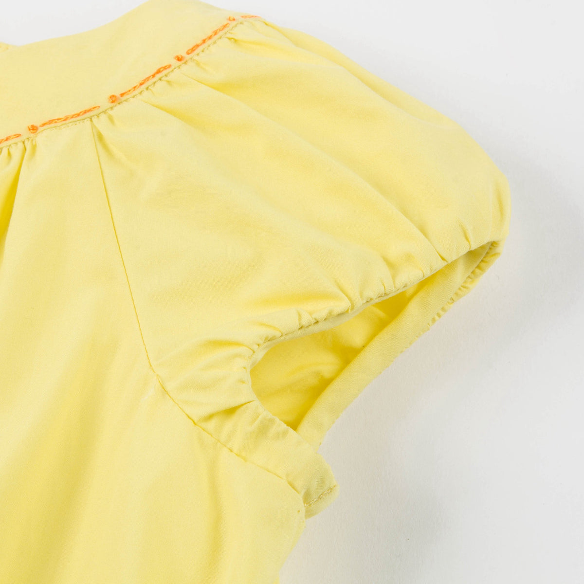 Robe jaune pour petite fille