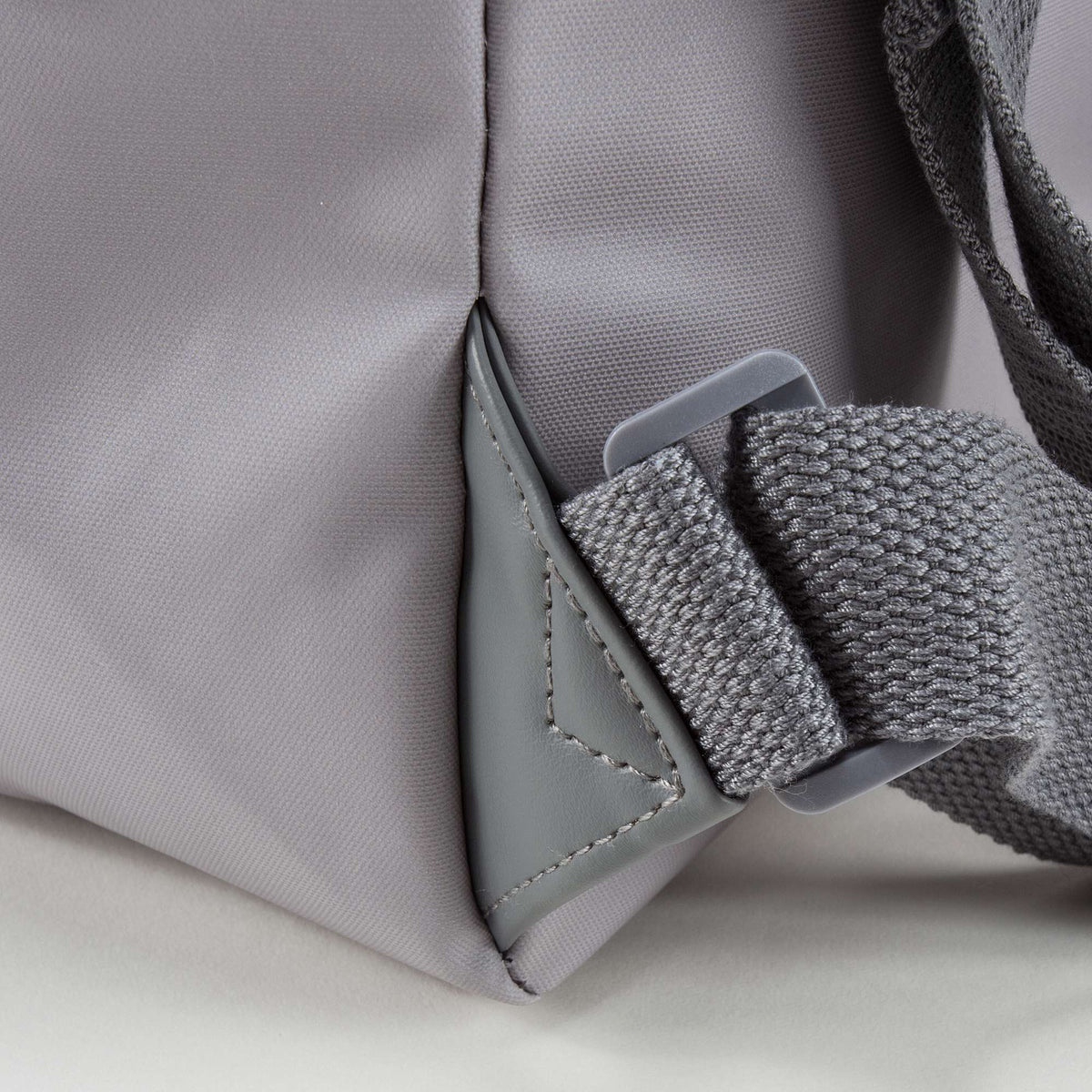 Sac à dos gris à têtes de koalas pour filles (20 x 13 x 26 cm)