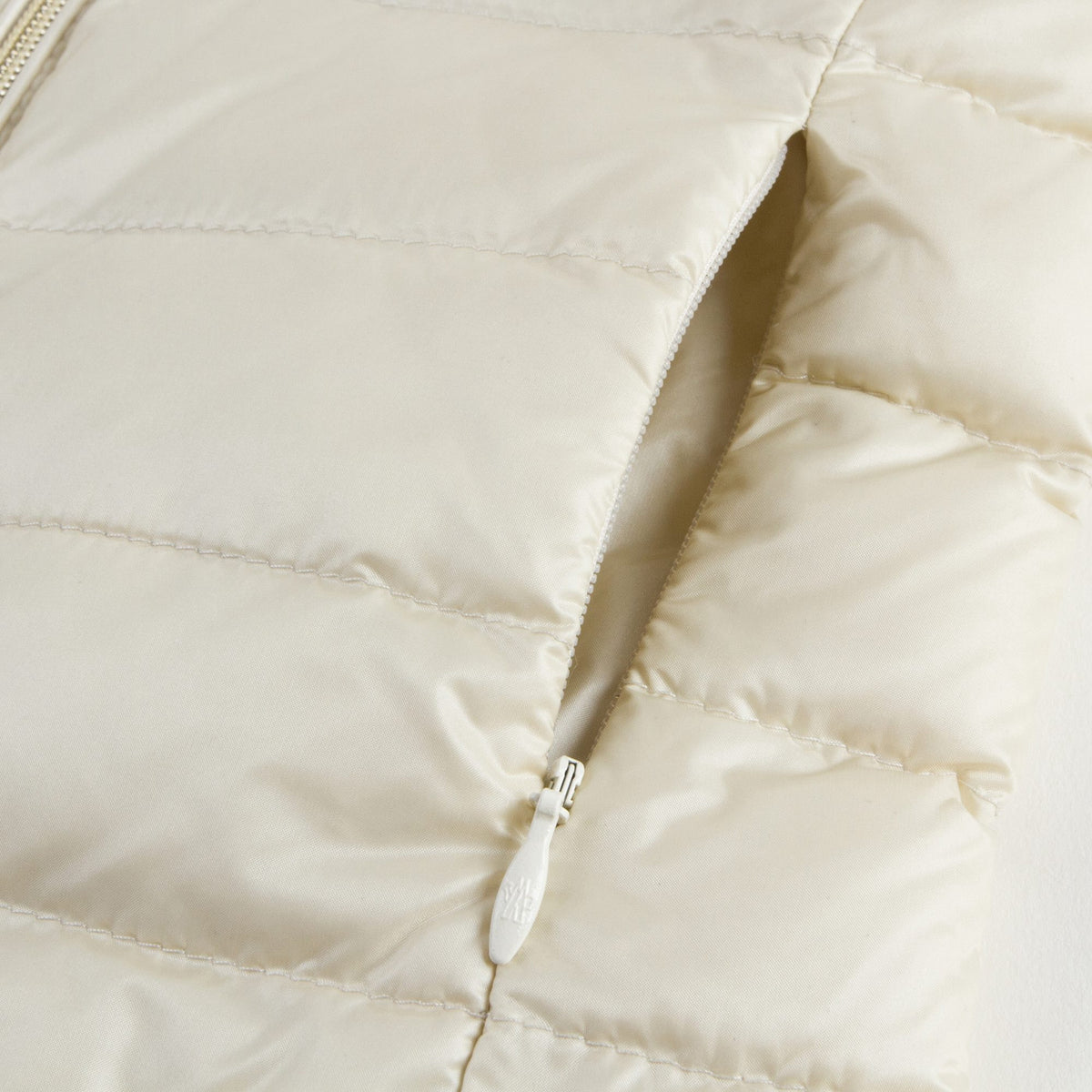 Doudoune matelassée à poche cachée blanc cassé « Ambrine » pour fille
