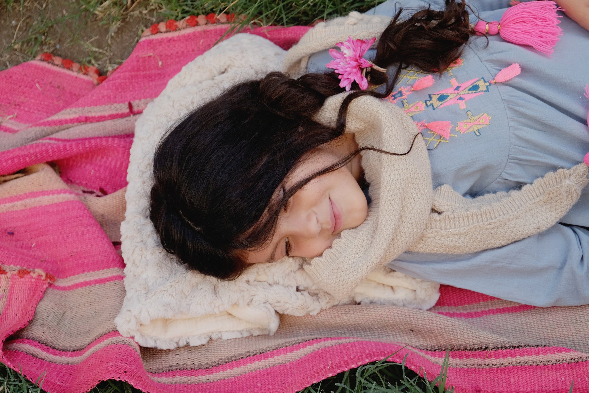 Girls Beige Scarf With Pink Tassel Trims - CÉMAROSE | Children's Fashion Store - 2