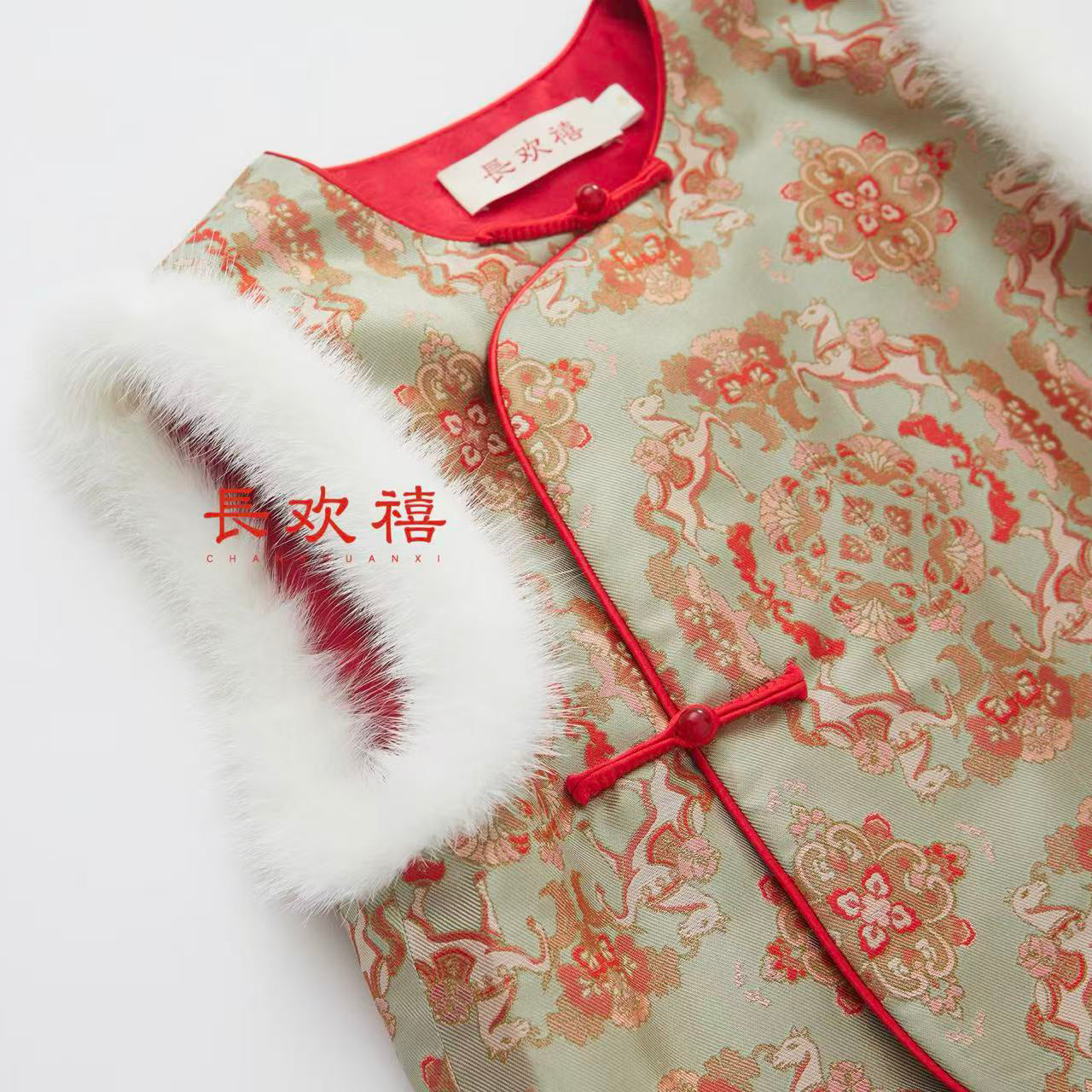 儿童浅绿色"⻢踏春⻛"夹棉马甲