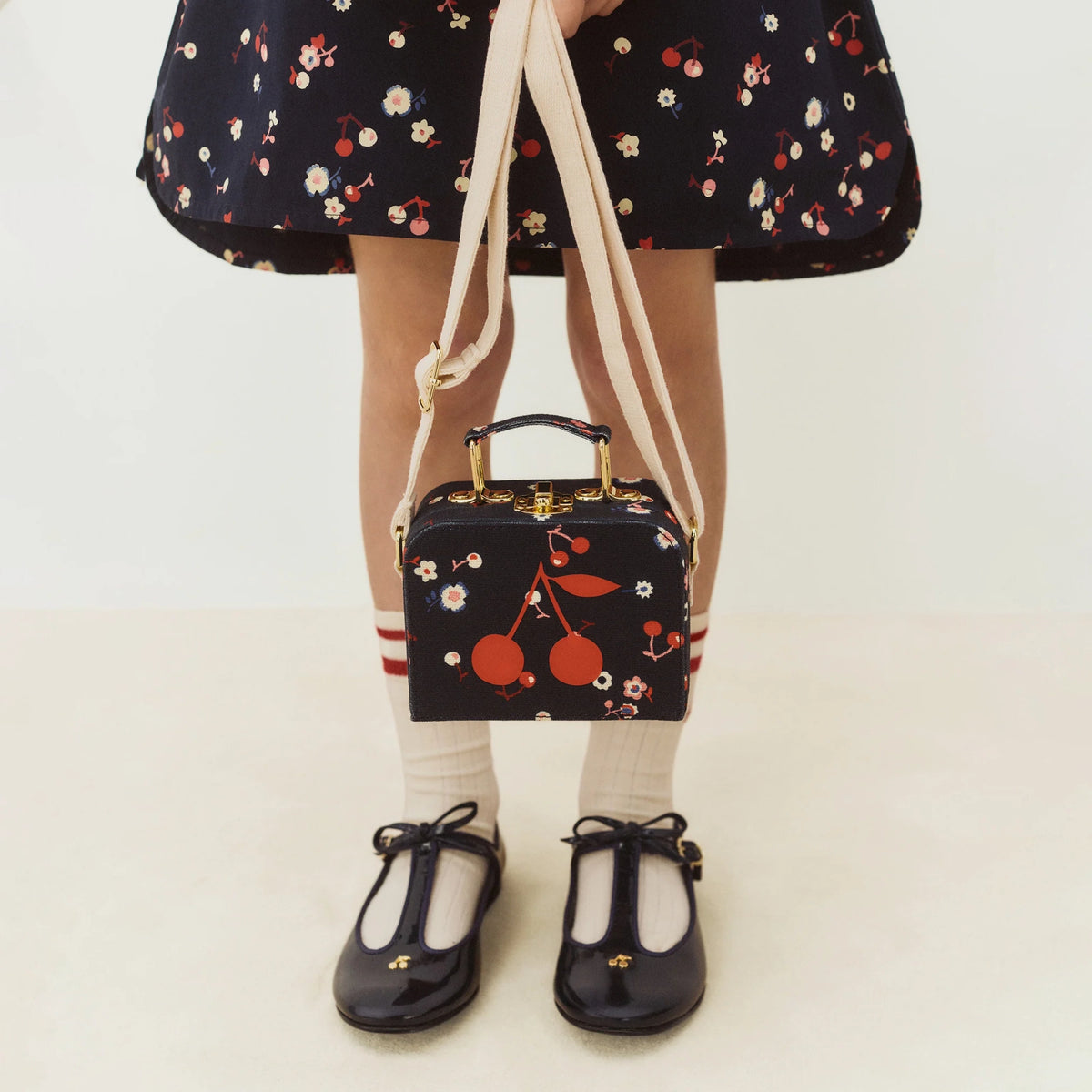 Girls Multicolor Flower Shoulder Bag(12.5 x 9.5 x 5.5 cm)