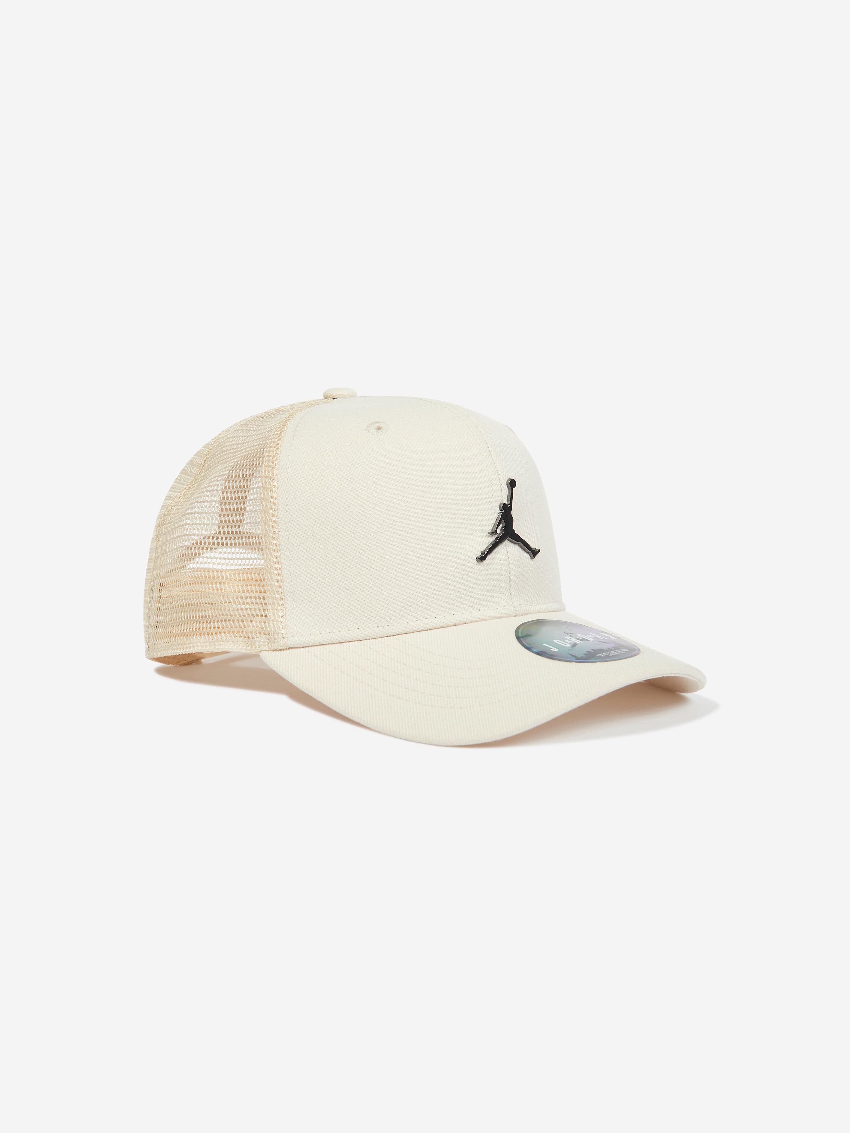 Kids Metal Jumpman Trucker Cap in Beige
