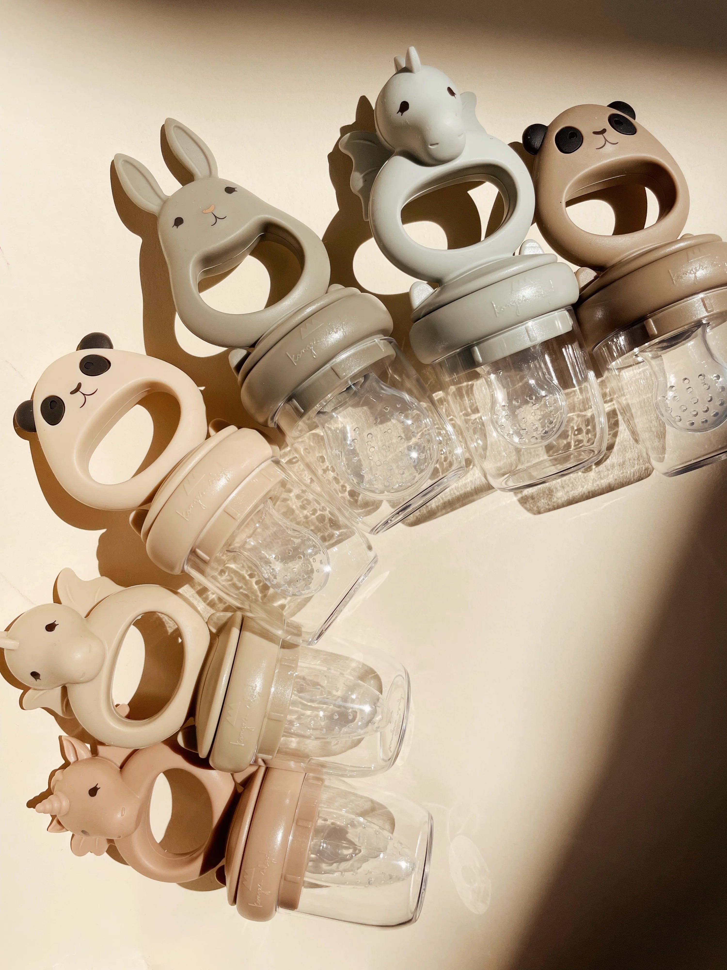 Konges Sløjd Baby Dragon And Bunny 2 Pack Fruit Feeding Pacifier in Multicolour (13.7cm)