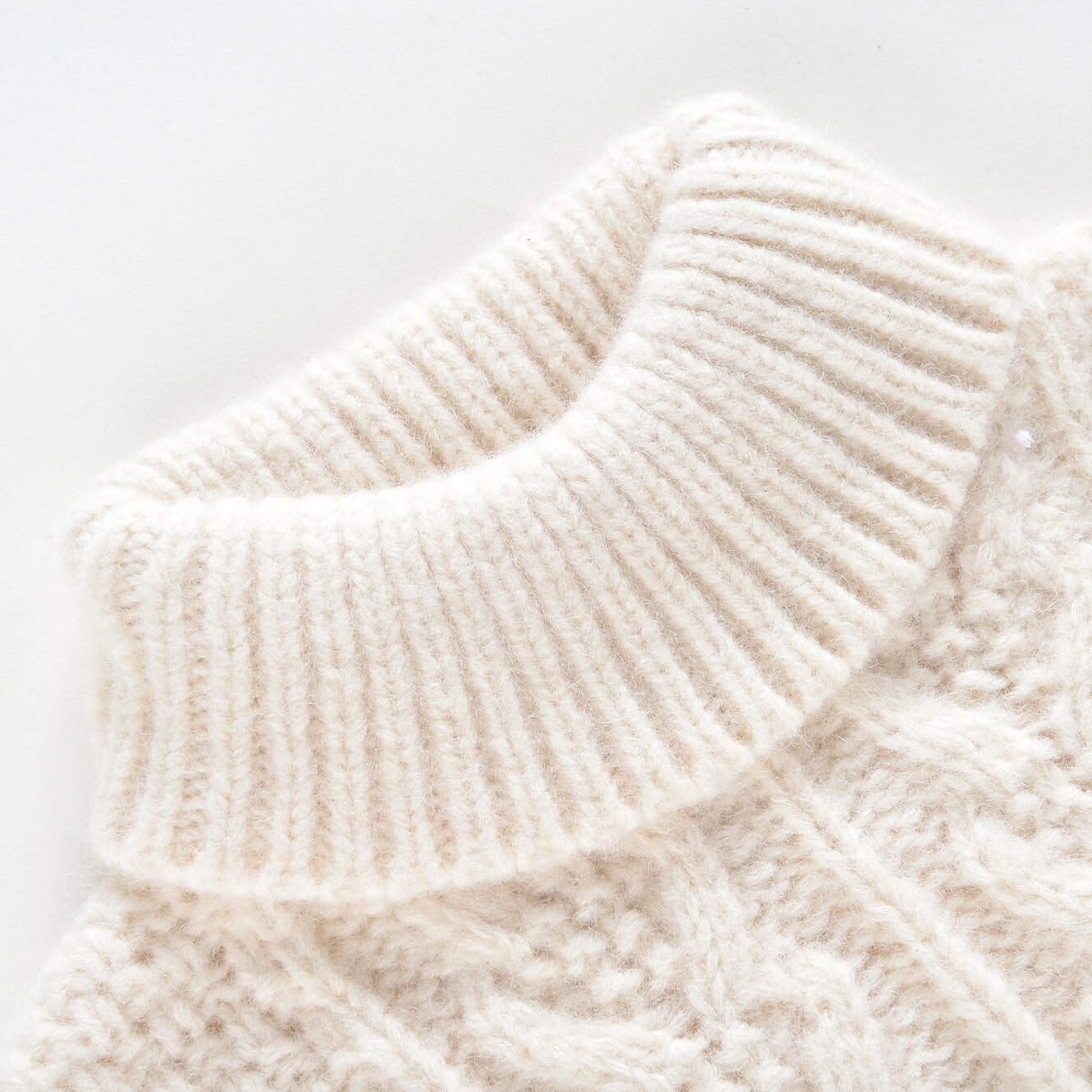 Girls White Wool Scarf