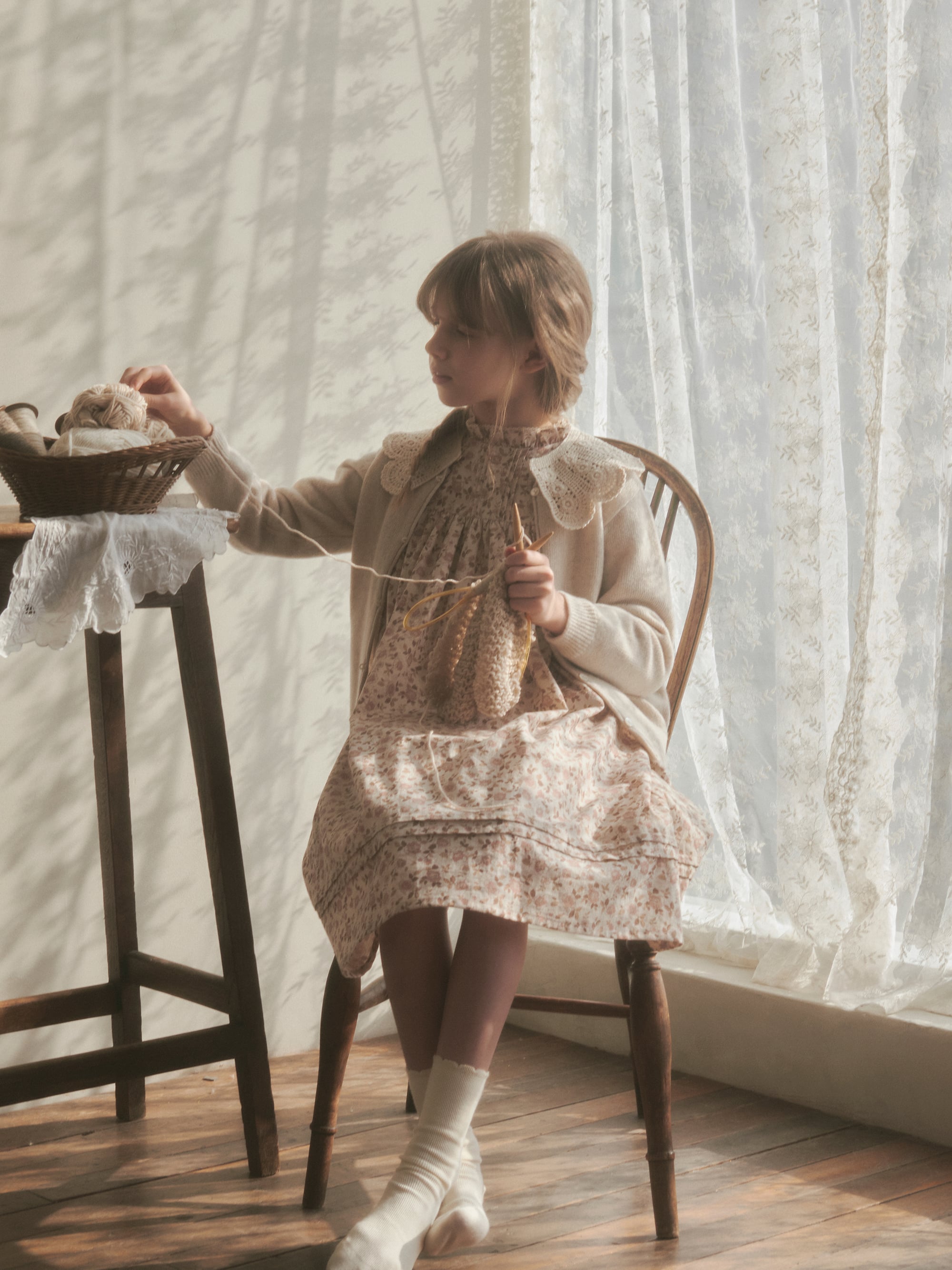 Girls White Knit Detachable Collar
