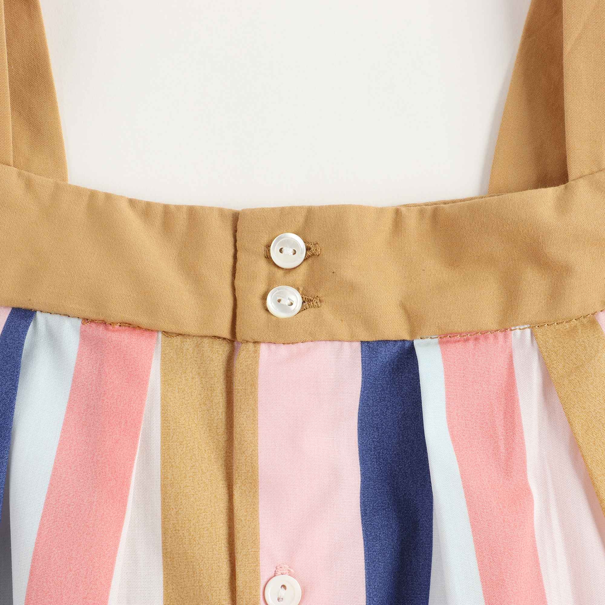 女童彩色竖条纹上衣