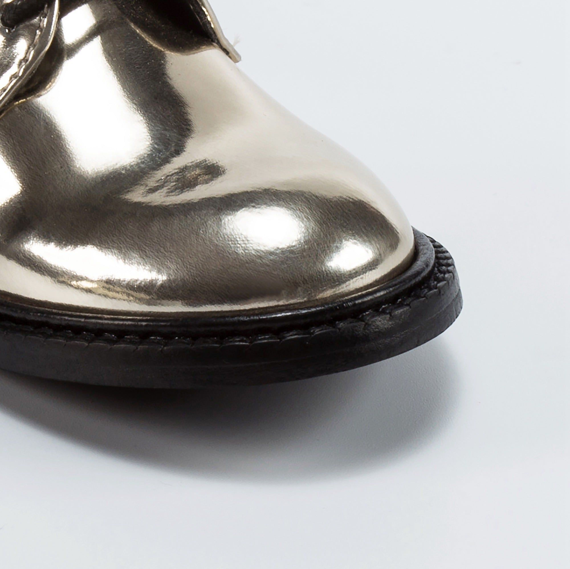 Girls Golden Ieather Shoes