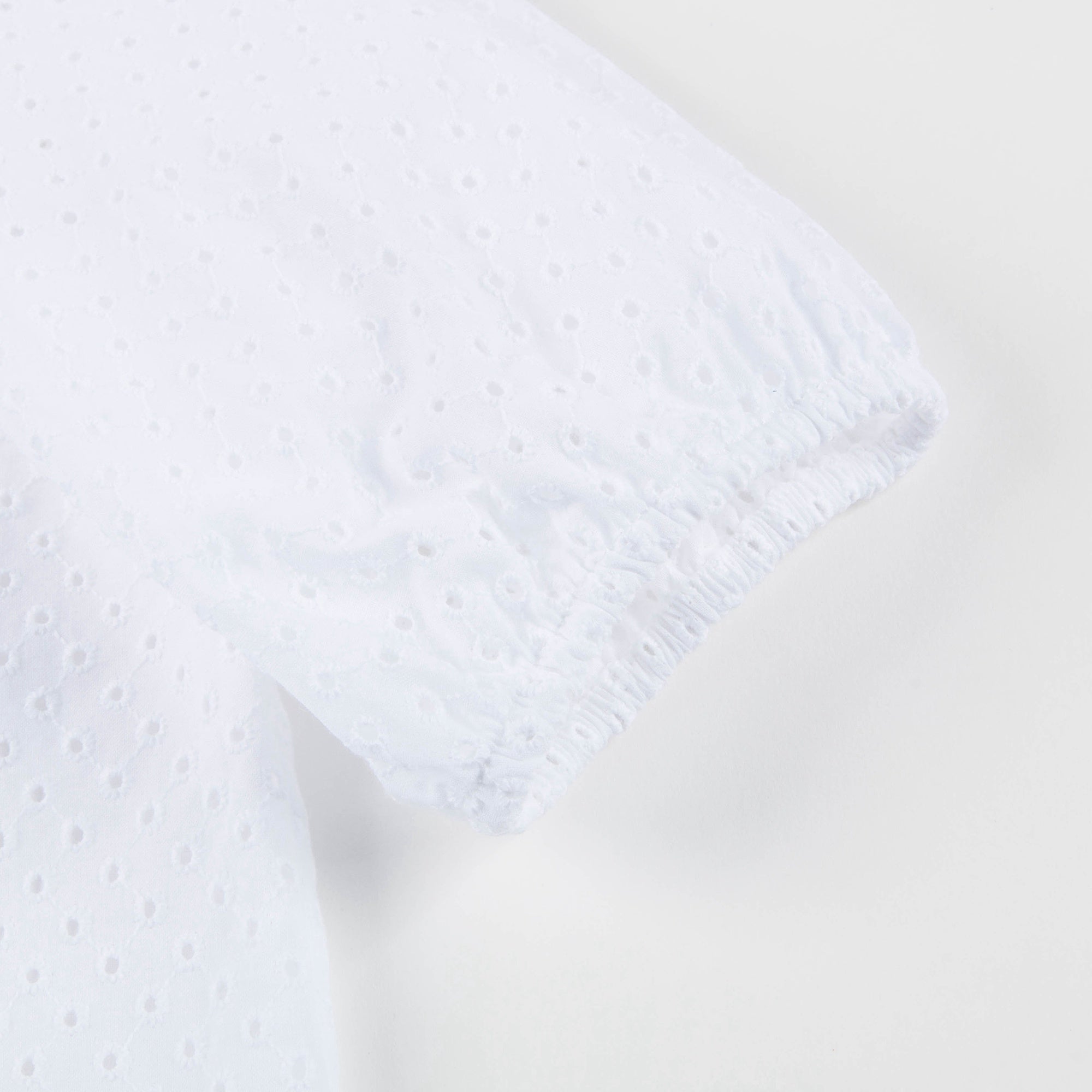 Girls White Collar And Embroidery Cotton Woven Shirt