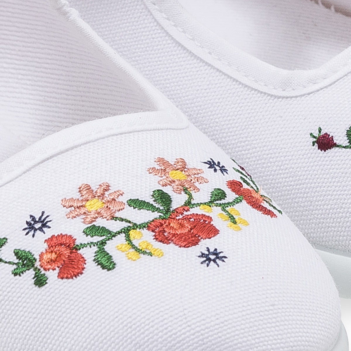 Girls Ecru Embroided Slippers With Buckle